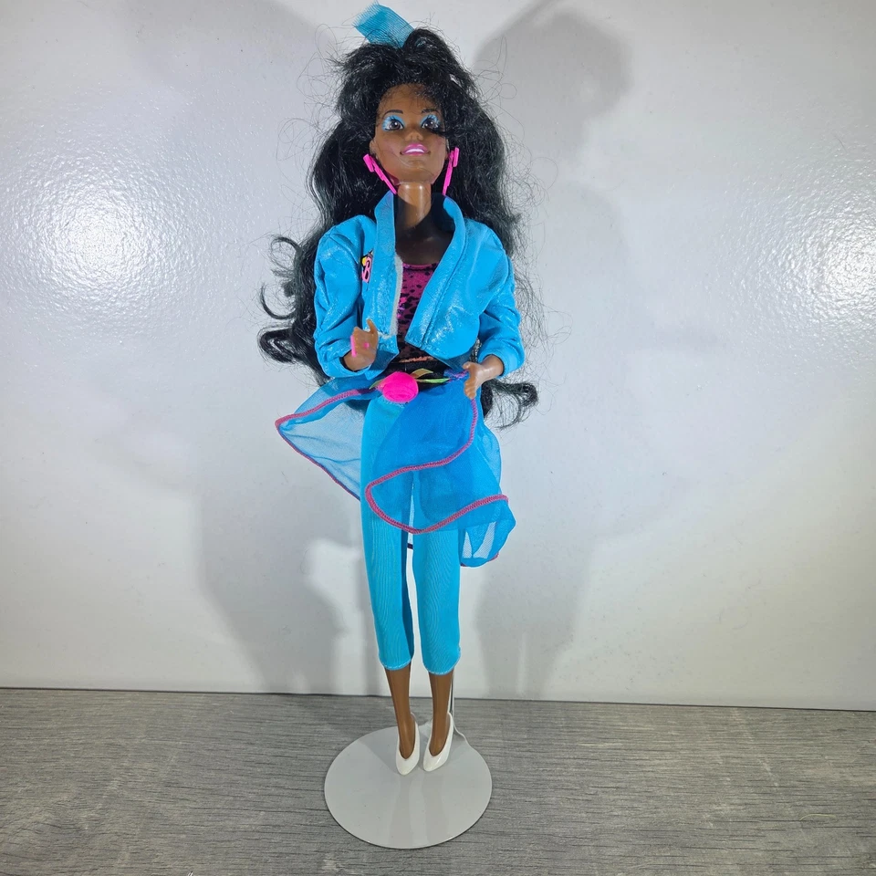 BONECA AFRO-AMERICANA VINTAGE BARBIE 1989 "DANCE CLUB" DEVON #3513 - Imagem 1 de 4