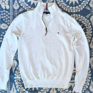 Nuevo sin etiquetas Suéter Tommy Hilfiger Para Hombre Pequeño 1/4 Cremallera Pull Over Manga Larga Crema - Imagen 1 de 8