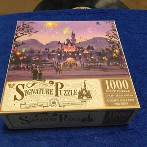 Disney Parks Signature Puzzle Dornröschenschloss Hong Kong Disneyland Resort - Bild 1 von 6