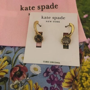 Pendientes negros de Kate Spade New York that Sparkle Pave Huggies - Imagen 1 de 7