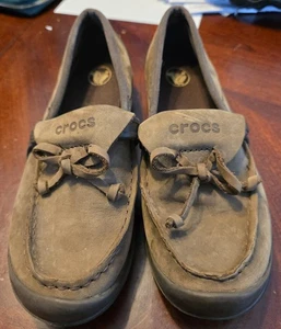 Crocs Mujer Talla 8 Gamuza Nubuck Envuelto Mocasín Arco Croslite Ligero - Imagen 1 de 7
