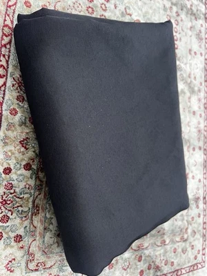 MATERIAL MANTEL POLIÉSTER NEGRO 10’x30’ 130”x356” EVENTO PLATAFORMA TELÓN DE FONDO Foto 1 de 2