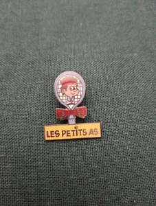 Pin's Pins Pin Enamel 12 TENNIS "LES PETITS AS" - Picture 1 of 2