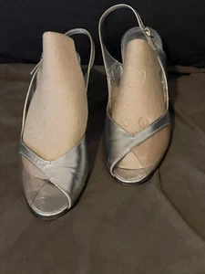 👠 Stanley Philipson Slingback Peep-toe Heels Shoes Metallic  9 AA - Picture 1 of 13
