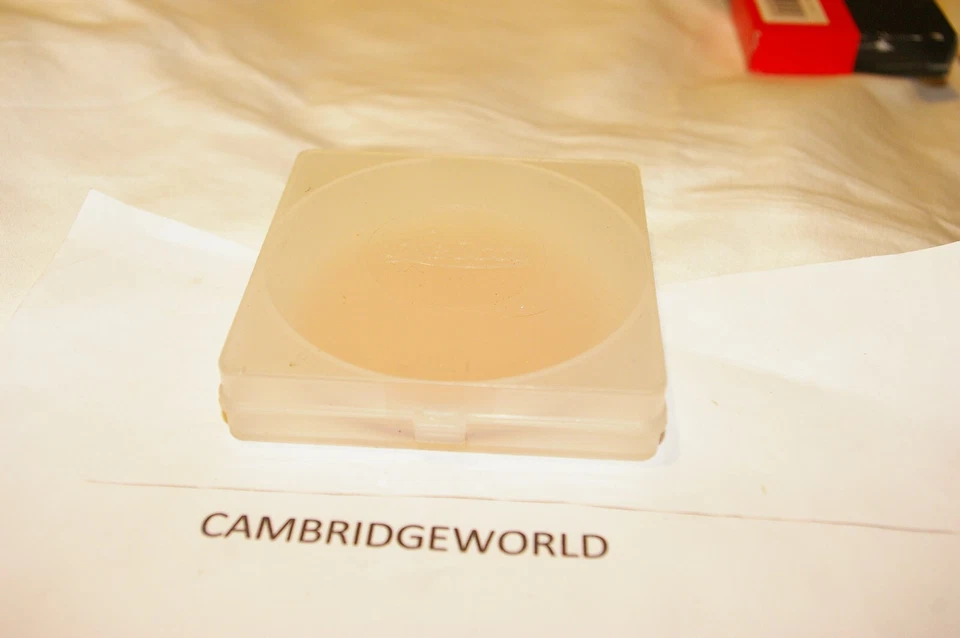 Leitz Leica WETZLAR  EMTY filter BOX FITS UP TO 77mm GENUINE LEICA - Image 1 of 1