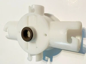 Zanussi Rinse Arm Assembly Boss, Part Number 3243150  Genuine OEM Component - Picture 1 of 2