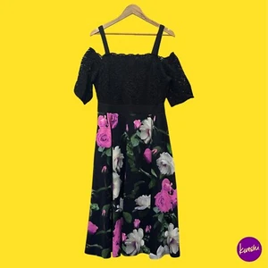V BY VERY Damen Spitzen-Bardot-Kleid, geblümt, schulterfrei, schwarz/pink UK 14 - Bild 1 von 6