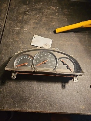 2004 丰田 Solara 速度表 二手 — 第 1/4 张图片