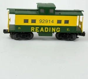 Reading Railroad 92914 O Gauge Caboose Model Train Green & Yellow - Picture 1 of 8