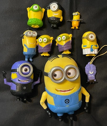 Lot Of 10 Minions Figures - Toy Collectibles Cover