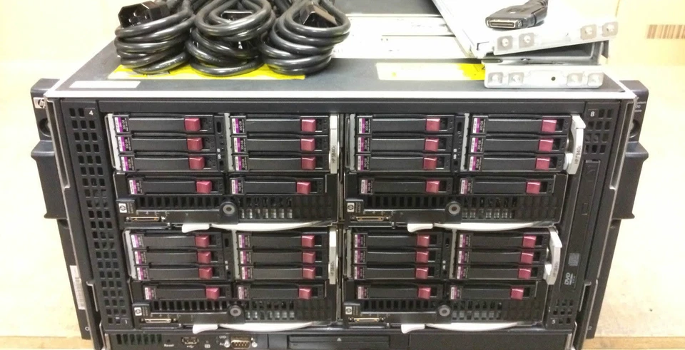 HP C3000 4x HP BL460c G7 256GB RAM 4x SB40c 7.2TB SAS Storage Blade Solution - Image 1 of 4