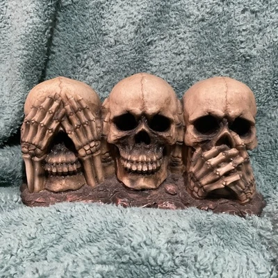 Three Wise Skulls - See No Evil Hear No Evil Speak No Evil HH37775 Foto 1 de 4
