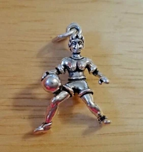 Dije deportivo cola de caballo para niña jugadora de baloncesto de plata esterlina 3D 23x15 mm - Imagen 1 de 3