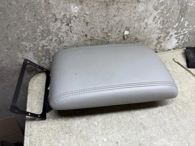06 07 08 09 10 11 Cadillac DTS reposabrazos consola tapa cubierta gris  Foto 1 de 2