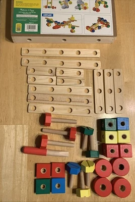 Juego de construcción de madera clásico Melissa & Doug faltan 16 piezas Foto 1 de 4