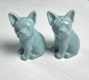 Blaue Französische Bulldogge Steinzeug Salz und Pfefferstreuer - Bild 1 von 4