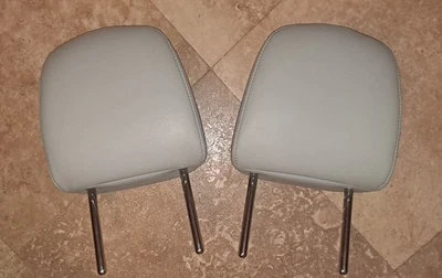 2012-2015 Toyota Prius V  Front Seat Light Gray Leather Head Rest Set of 2  - Изображение 1 из 4