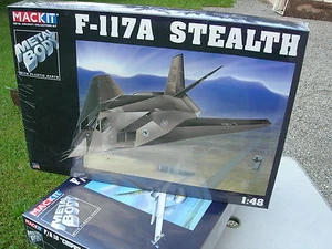 ARMOUR FRANKLIN MINT MACKIT KIT METAL 1/48 AVION furtif F-117A STEALTH HOLLOMAN - Imagen 1 de 12