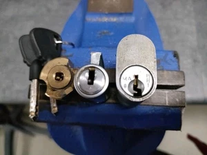 Locksports Cylinder Kaba Igloo Restricted Cylinders Keys No Keys - Picture 1 of 3