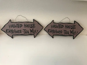 2 Halloween Haunted House Entrance This Way Arrow Direction Hanging Signs - Picture 1 of 12