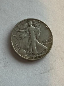 1942 90% Silver Walking Liberty Half Dollar Coin 50 Cents  15 - Picture 1 of 2