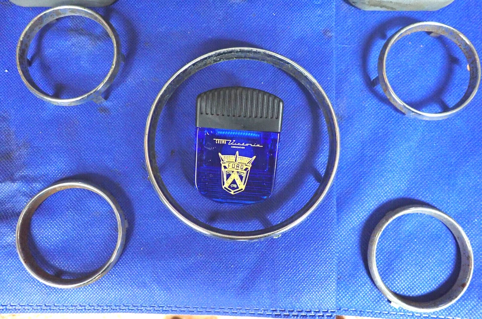 Ford Crown Vic 1956, Fairlane, anillos de ajuste cromados calibre Customline Foto 1 de 4
