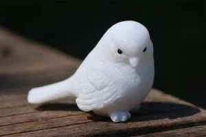 2.4" Natural Blanco Jade Tallado Pájaro Creativo Cristal Pájaro Talla Decoración Regalo 1 pieza - Imagen 1 de 8