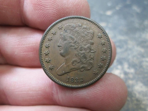 1832 US CLASSIC HEAD HALF CENT IN ABOUT UNCIRCULATED CONDITION Cover