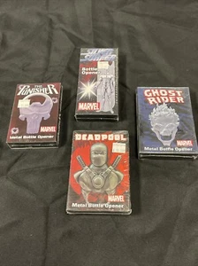 Apribottiglie in metallo Marvel Deadpool PIÙ 3 altri apribottiglie Marvel (SIGILLATO) - Foto 1 di 9