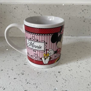 Minnie Mouse-Disney Mug-How Do I Look? Genuine Disney Mug - Picture 1 of 8