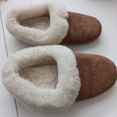 Домашние тапочки TORY BURCH из овчины коричневые замшевые комфортные повседневные размер 5 M - Изображение 1 из 4