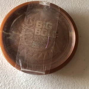 NYC Big Bold Bronzing Bronzing Powder in 602 MetropoliTan/RARE - Picture 1 of 1