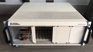 National Instruments NI PXI-1044 Gehäuse mit 14 Steckplätzen P/N 192011-01L - Bild 1 von 4