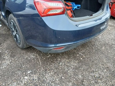 Conjunto de parachoques trasero usado se adapta a: Chevrolet Malibu 2022 sin soporte de estacionamiento conce Foto 1 de 4