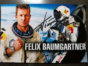 FELIX BAUMGARTNER Hand Signed 4X6 Photo -SKYDIVER DAREDEVIL & BASE JUMPER - RIP - Imagen 1 de 2
