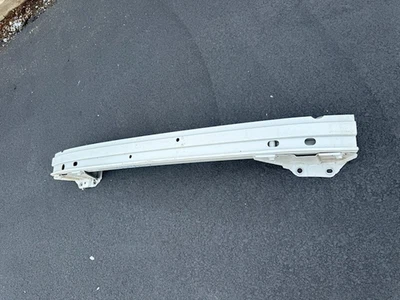 Barra de impacto refuerzo parachoques trasero Volvo S90 2017-2022 OEM Foto 1 de 4