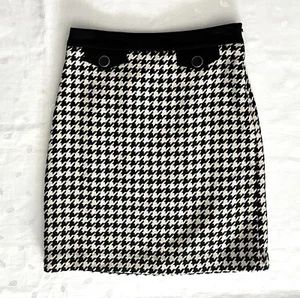 NWT ANN TAYLOR Petite Tweed Houndstooth Skirt in Black and Ivory Size 2P - Picture 1 of 7