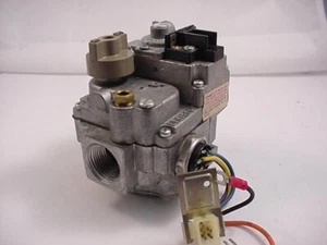 Valvola gas Robertshaw 700-066 7000BKER-S7A spedizione lo stesso giorno - Foto 1 di 8