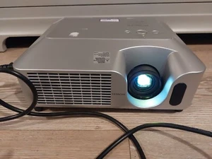 Hitachi CP-X265 Multimedia & Network LCD Projector 3LCD Silver USB - Picture 1 of 11