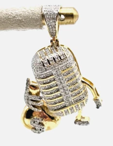 Micrófono de oro amarillo de 10 quilates con bolsa de dinero colgante de diamante de 1,05 quilates G-H I1 de 0,70 quilates* - Imagen 1 de 10