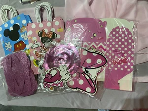LOT of birthday decorations- Minnie Mouse - Picture 1 of 7