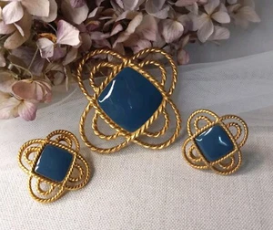 Vintage Monet Brooch & Pierced Earrings Set Blue Enamel W/ Gold Tone Metal  - Picture 1 of 13