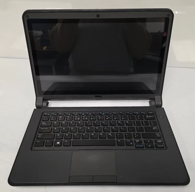 Dell Latitude 3350|13,3 pulgadas|4 GB RAM|500 GB HDD| Intel Core i5-5200U| WIN 10 PRO Foto 1 de 4