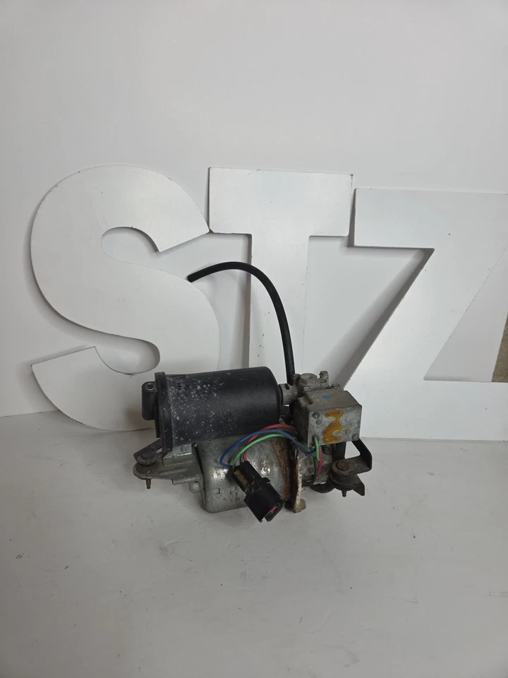 Mercury Marauder Town Car Grand Marquis Air Compressor Motorcraft OEM 97K MILES  - Image 1 of 4