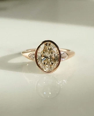 4.40 Ct Oval-Cut G/VS1 Lab Grown Diamond Bezel Wedding Ring 14k Yellow Gold - Image 1 of 4