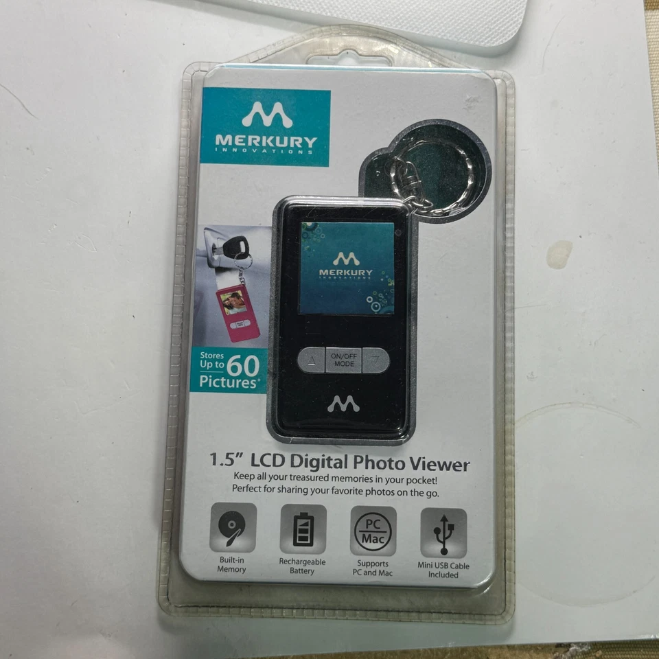 Merkury Innovations 1.5-Inch Digital Photo Key chain Blk. MI-DF0151 New USB - Image 1 of 3
