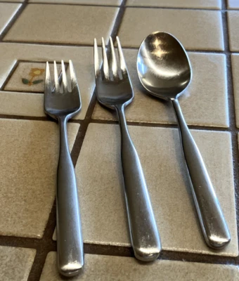 WMF CROMARGAN SALZBURG KOREA 18/10 STAINLESS 3-PC LOT DINNER & SALAD FORKS, SOUP - Image 1 of 4