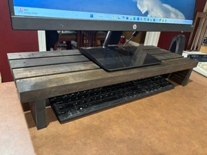 Rustic Wooden Monitor Stand 24" – Desk Riser with Keyboard Storage Shelf - Afbeelding 1 van 7