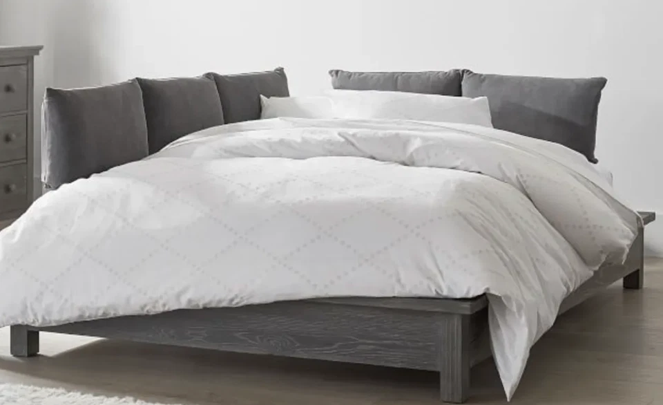 Cama con plataforma Pottery Barn Teen Stuff-Your-Stuff - Queen - Usada Foto 1 de 4