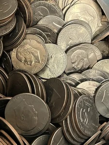 Lot Of 100 Eisenhower Ike Dollars - Great for Slot Machines - Picture 1 of 1